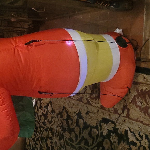 Inflatable Grinch - Picture 5 of 7